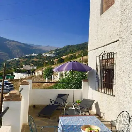 Casa Mirador Bubion, Large Terrace & Amazing Views Appartamento