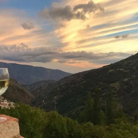 Appartamento Casa Mirador Bubion, Large Terrace & Amazing Views